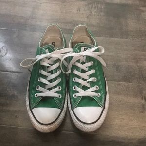 Green Converse size 7